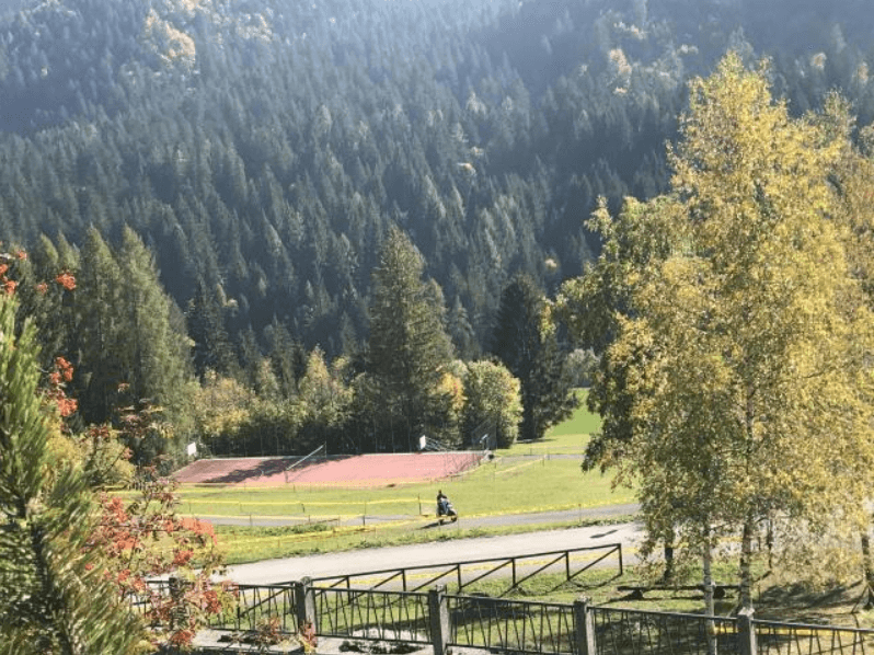 Giardino con campo Villaggio Dolomitico