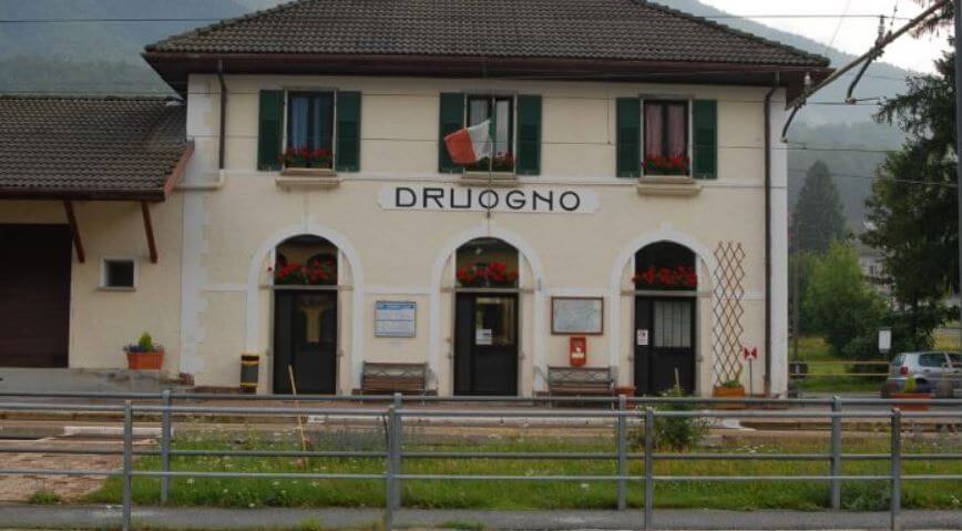 Facciata vecchia stazione di Druogno