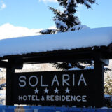 Insegna con il nome dell'hotel Solaria